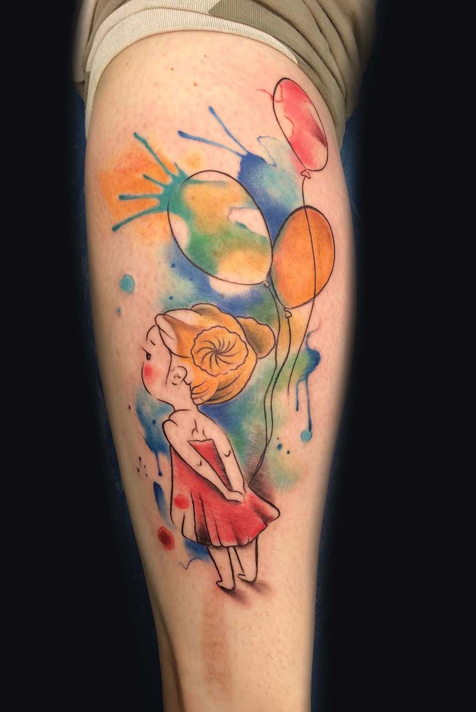 Mädchen mit Luftballons im Aquarell-Stil am Unterschenkel
